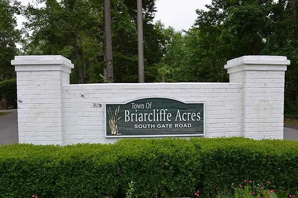 Entrance sign to Briarcliffe Acres